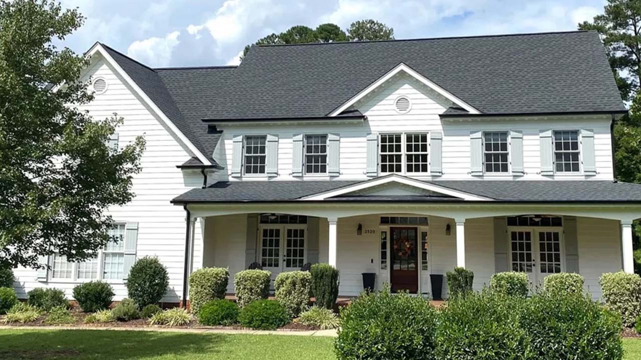 A good looking house with a shade of white used paint.